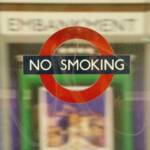 禁煙を促すNO SMOKINGの標識画像、肌と健康への意識を表現