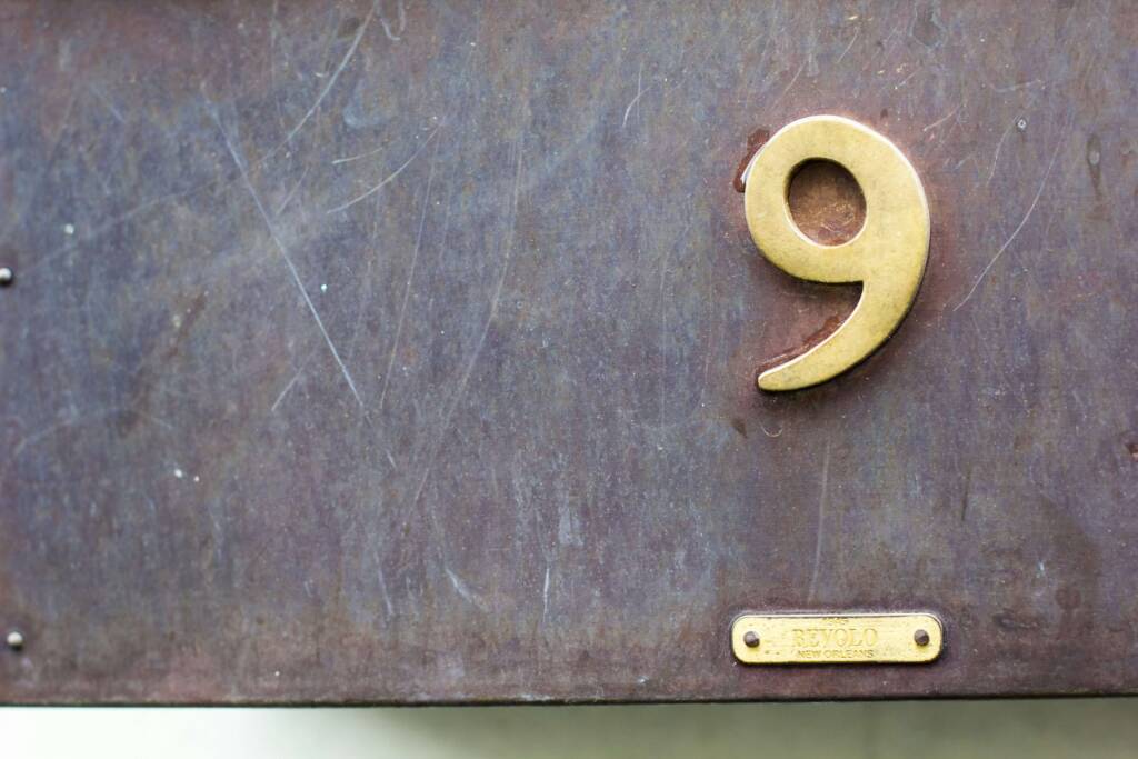 ９つ　